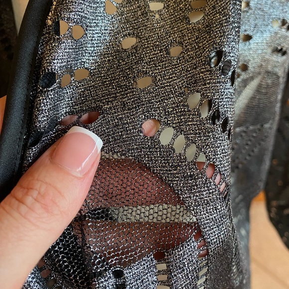 Chico’s size 2 throw over. Like new! - Picture 9 of 10